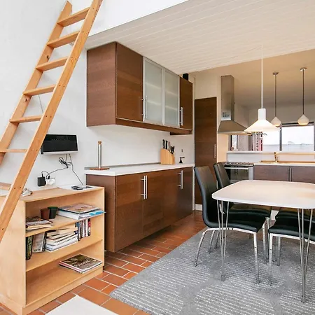 Apartment Xxv *
